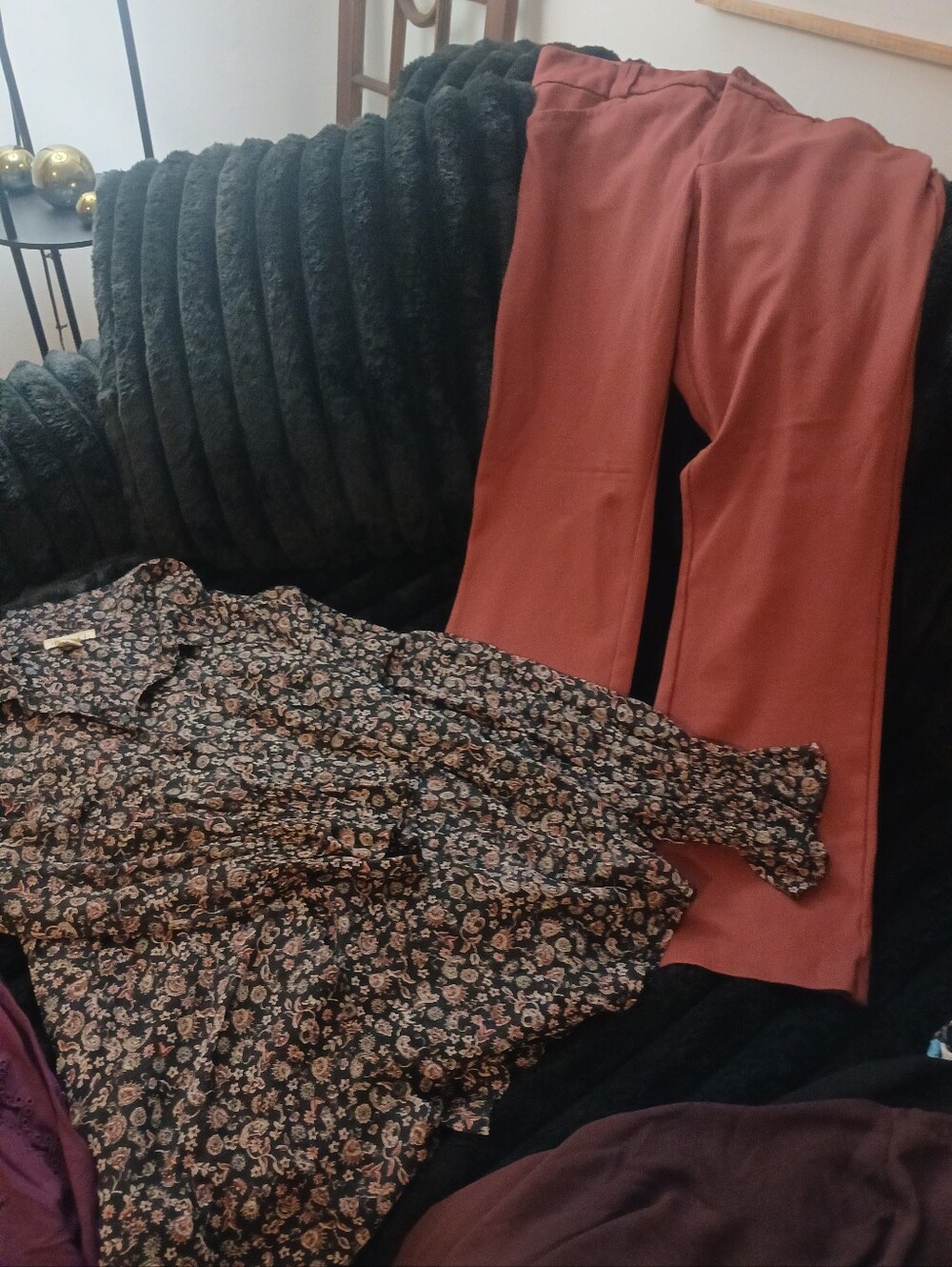 Women’s Straight-Leg Pants in Rust